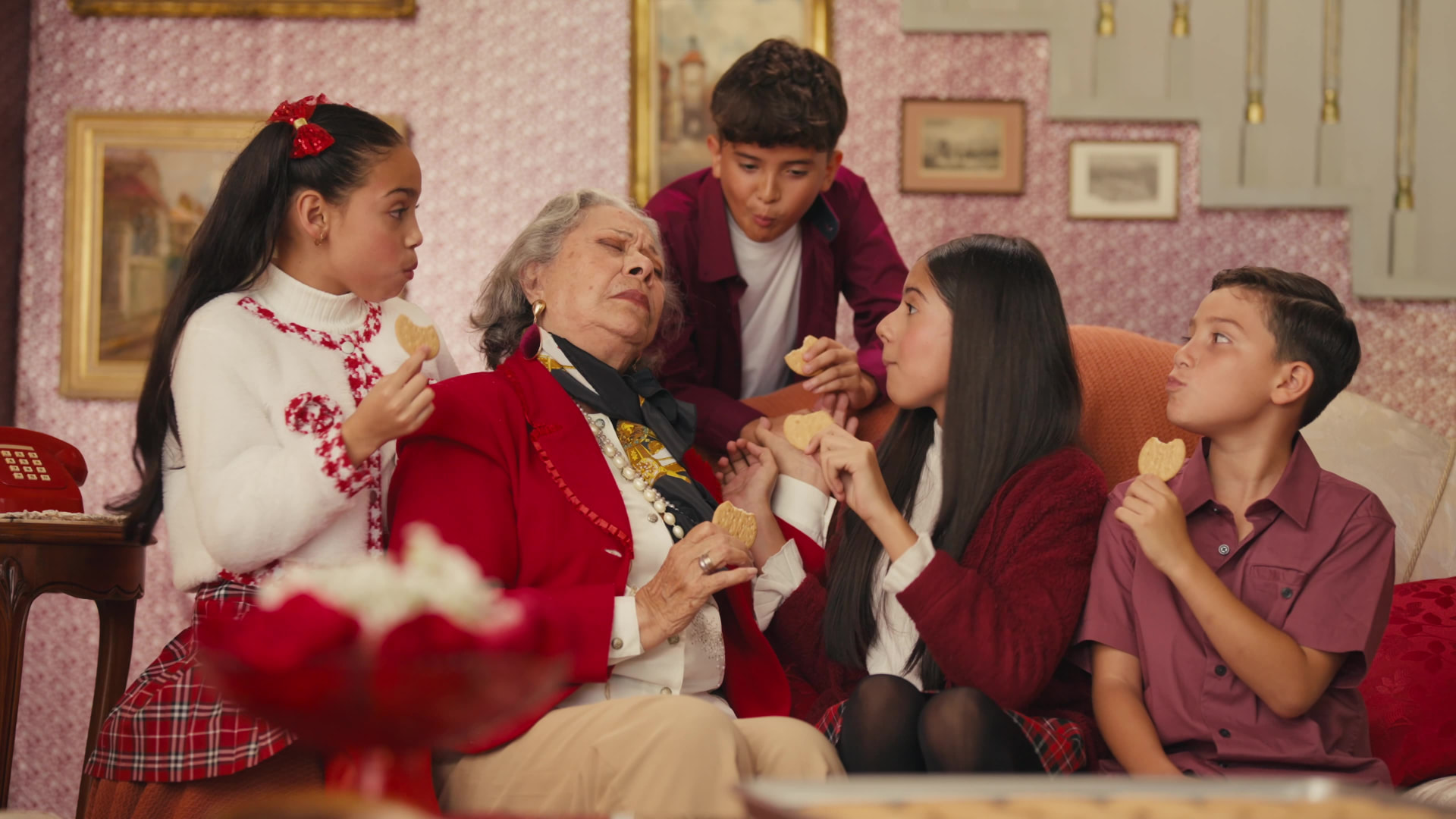 María Momentos still